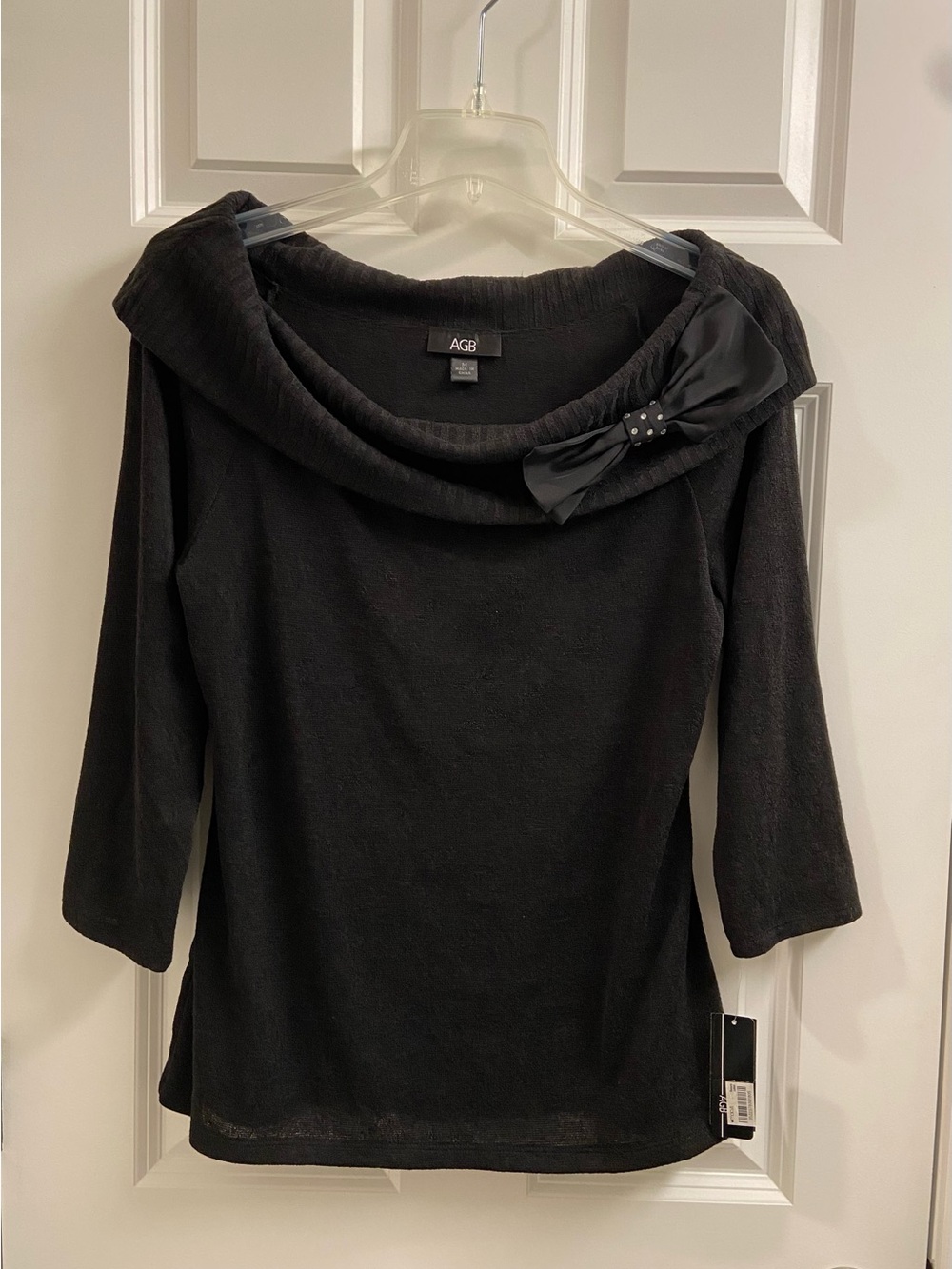 New Women's AGB Sweater Shirt Blouse Black Off Shoulder Bow 3/4 Sleeve Medium